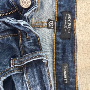 Judy Blue Straight Fit distressed jeans